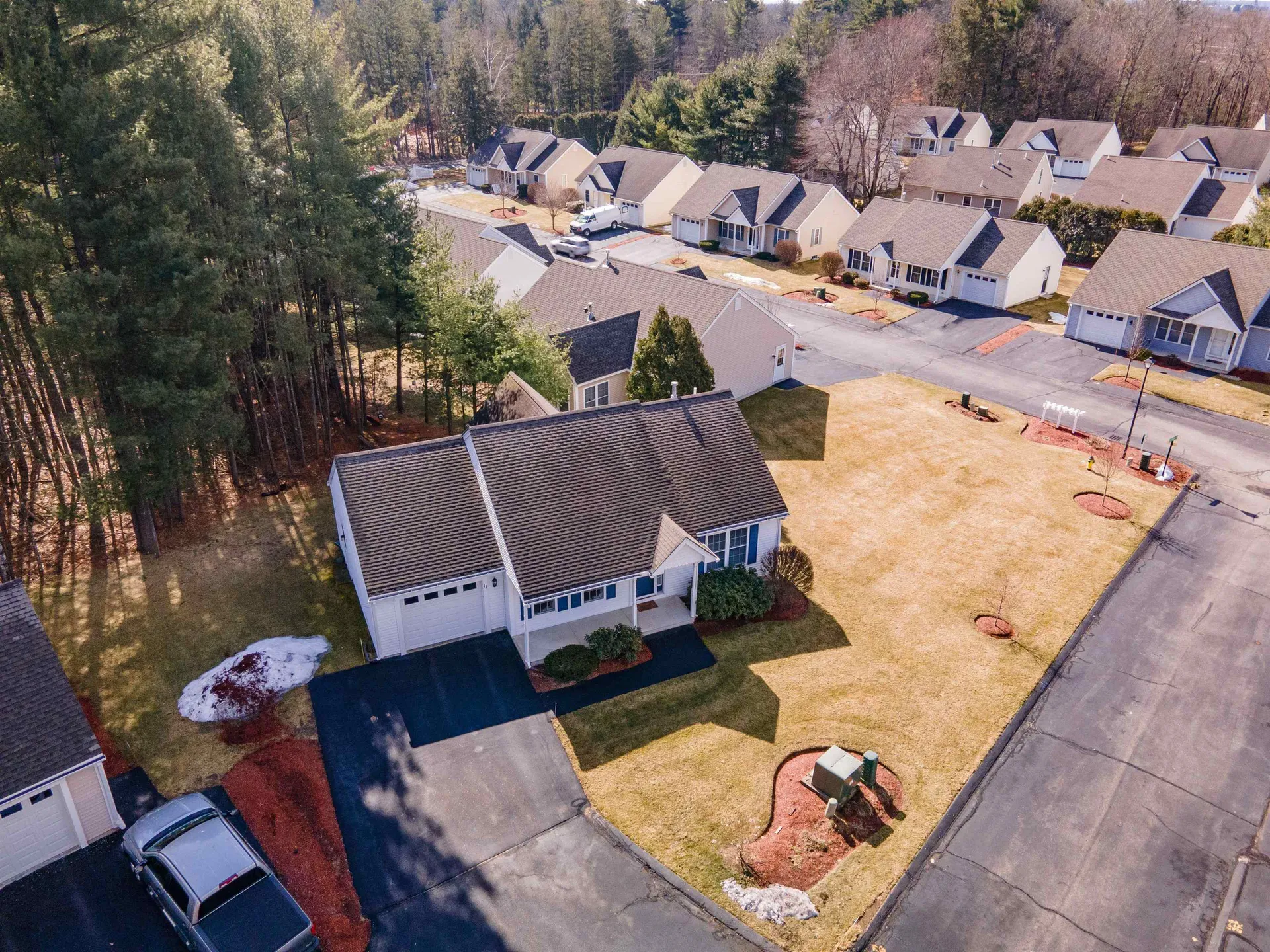 11 Lexington Court Hudson NH 03051