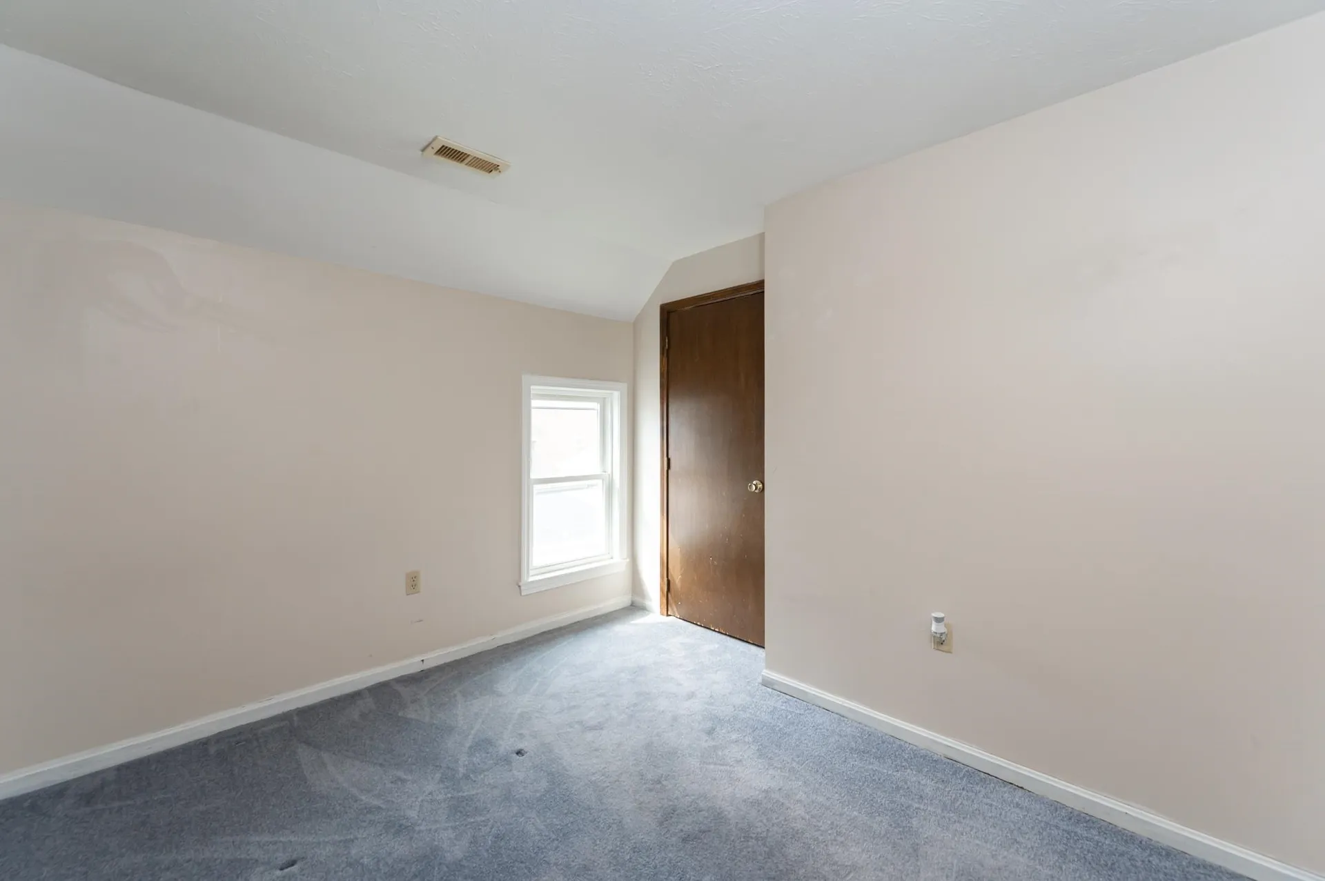 18 Harvard Street Nashua NH 03060
