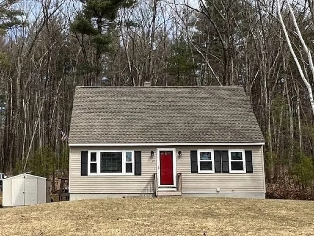 47 Kienia Road Hudson NH 03051