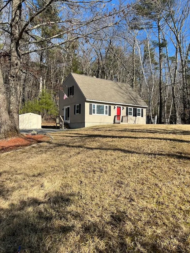 47 Kienia Road Hudson NH 03051