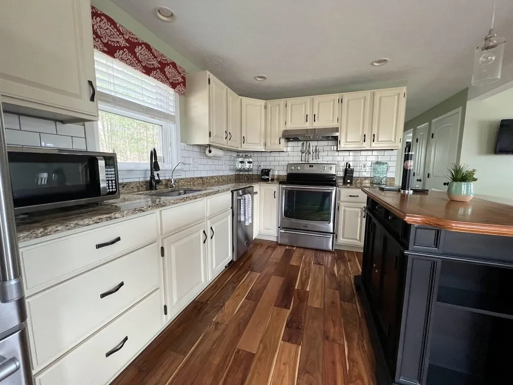 47 Kienia Road Hudson NH 03051