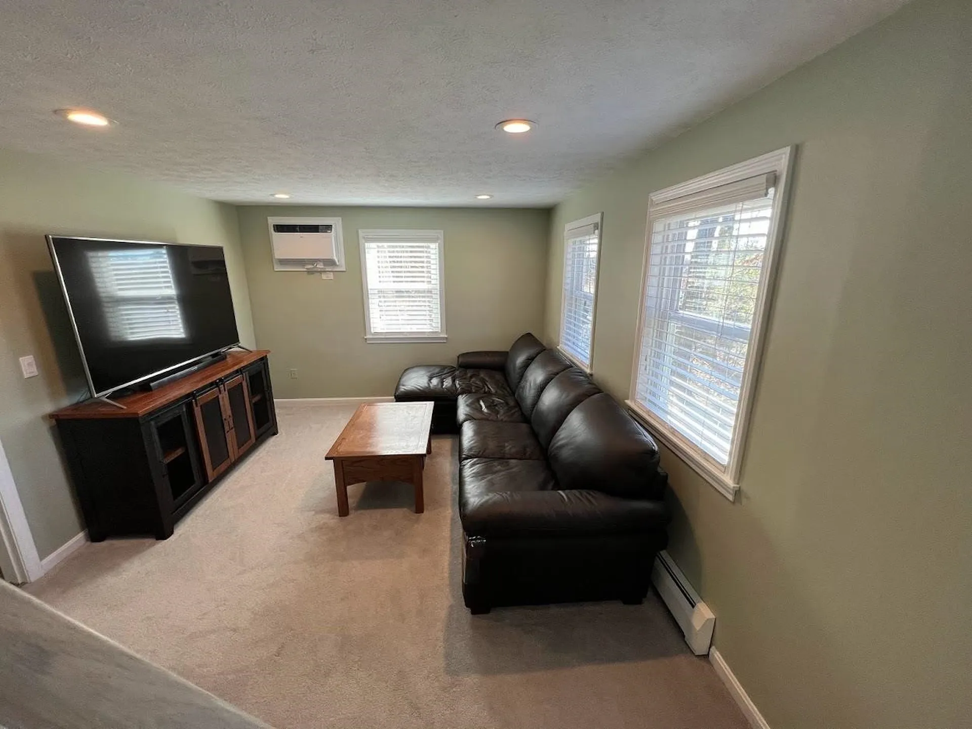 47 Kienia Road Hudson NH 03051