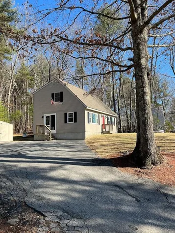47 Kienia Road Hudson NH 03051