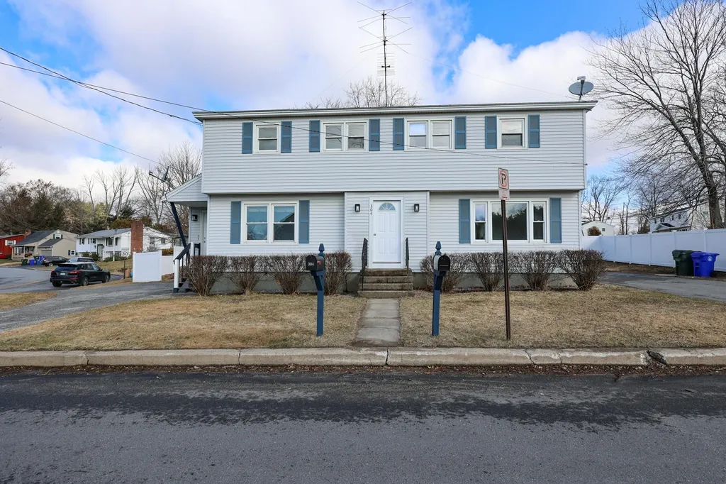 304 Kennard Road Manchester NH 03104