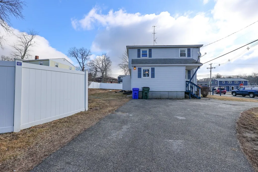 304 Kennard Road Manchester NH 03104