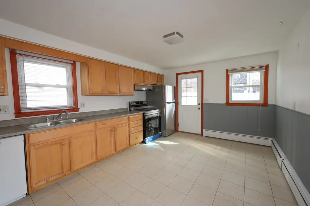 304 Kennard Road Manchester NH 03104