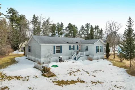 31 Foothills Way Tilton NH 03276