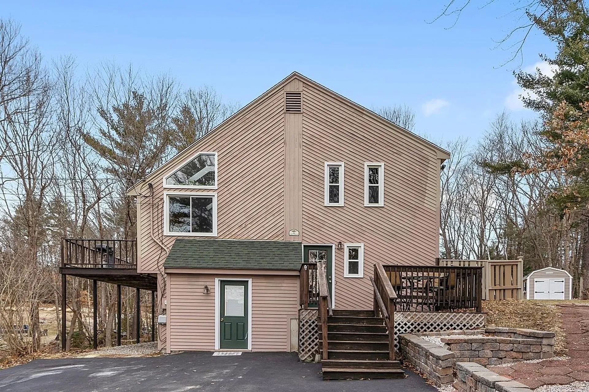 22 Hunt Pond Road Sandown NH 03873