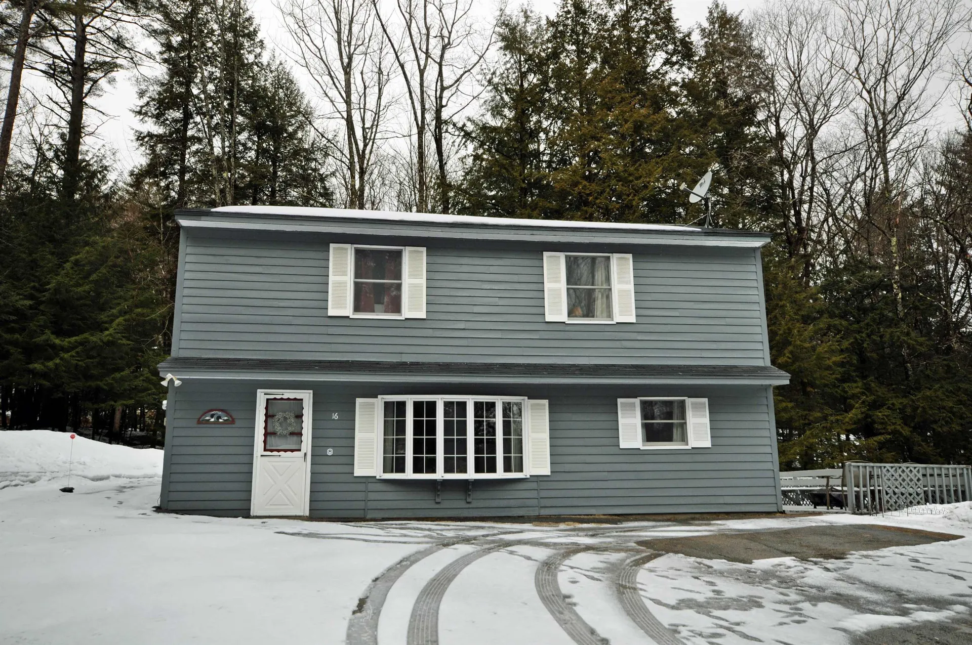 16 Oak Ridge Road Plymouth NH 03264
