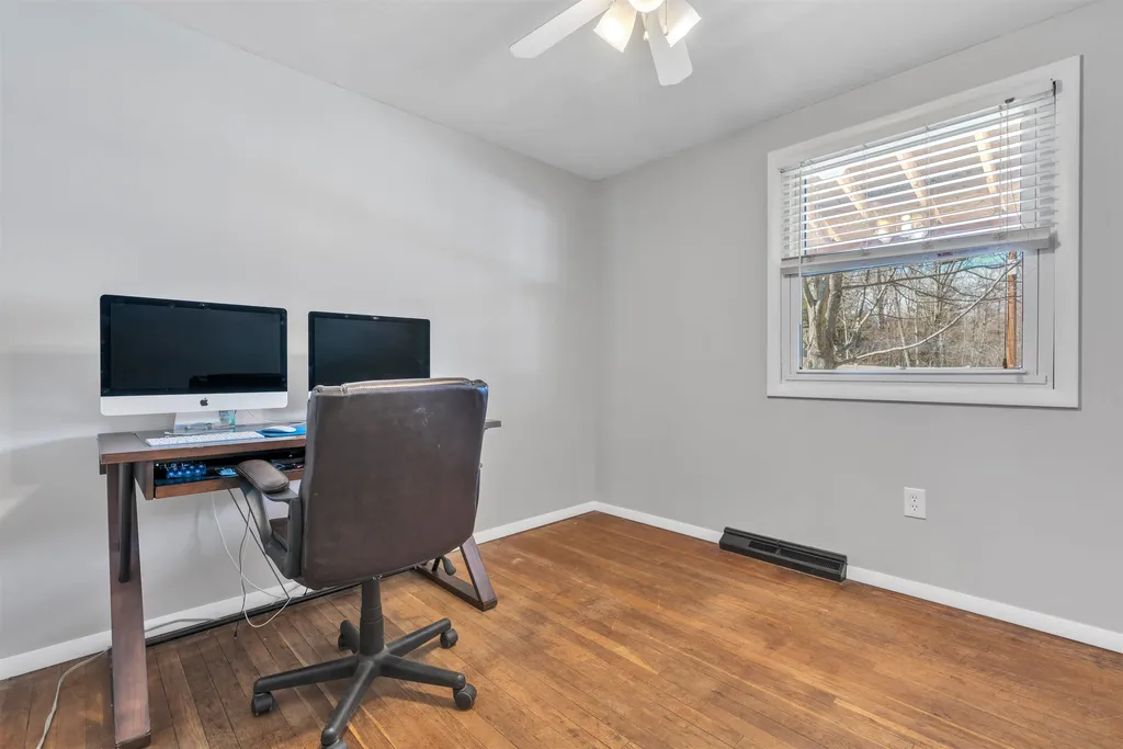 8 Shawnee Lane Dover NH 03820