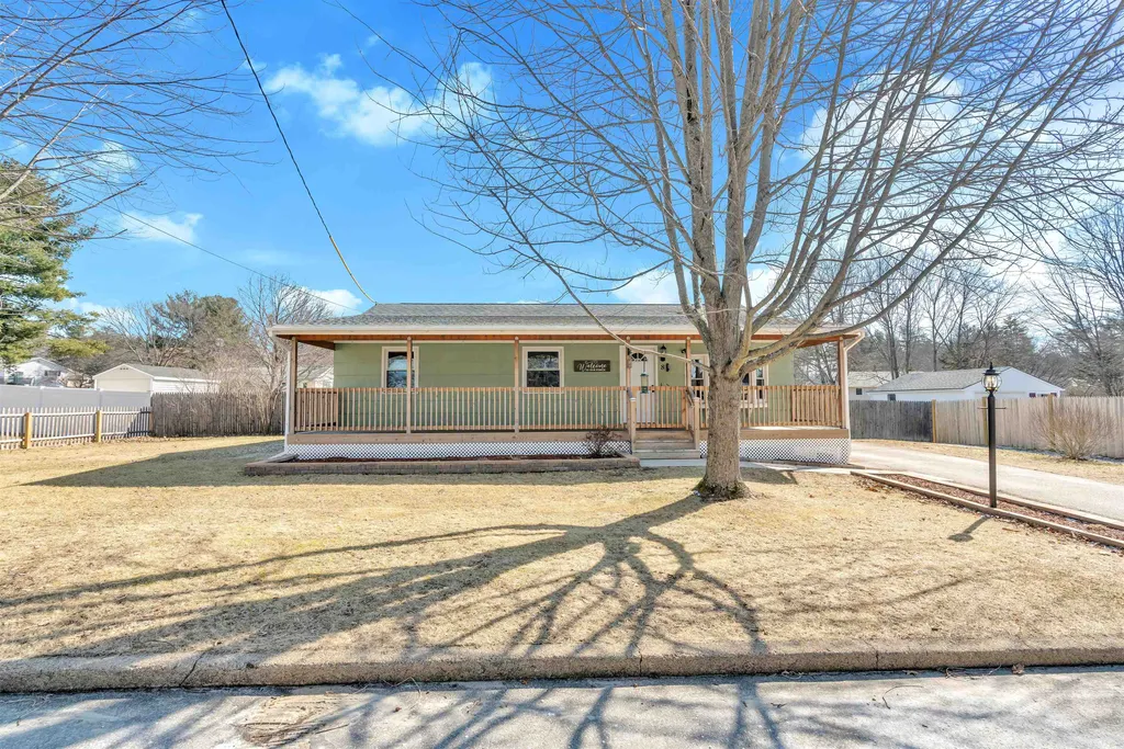 8 Shawnee Lane Dover NH 03820