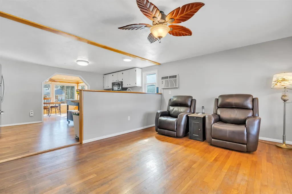 8 Shawnee Lane Dover NH 03820
