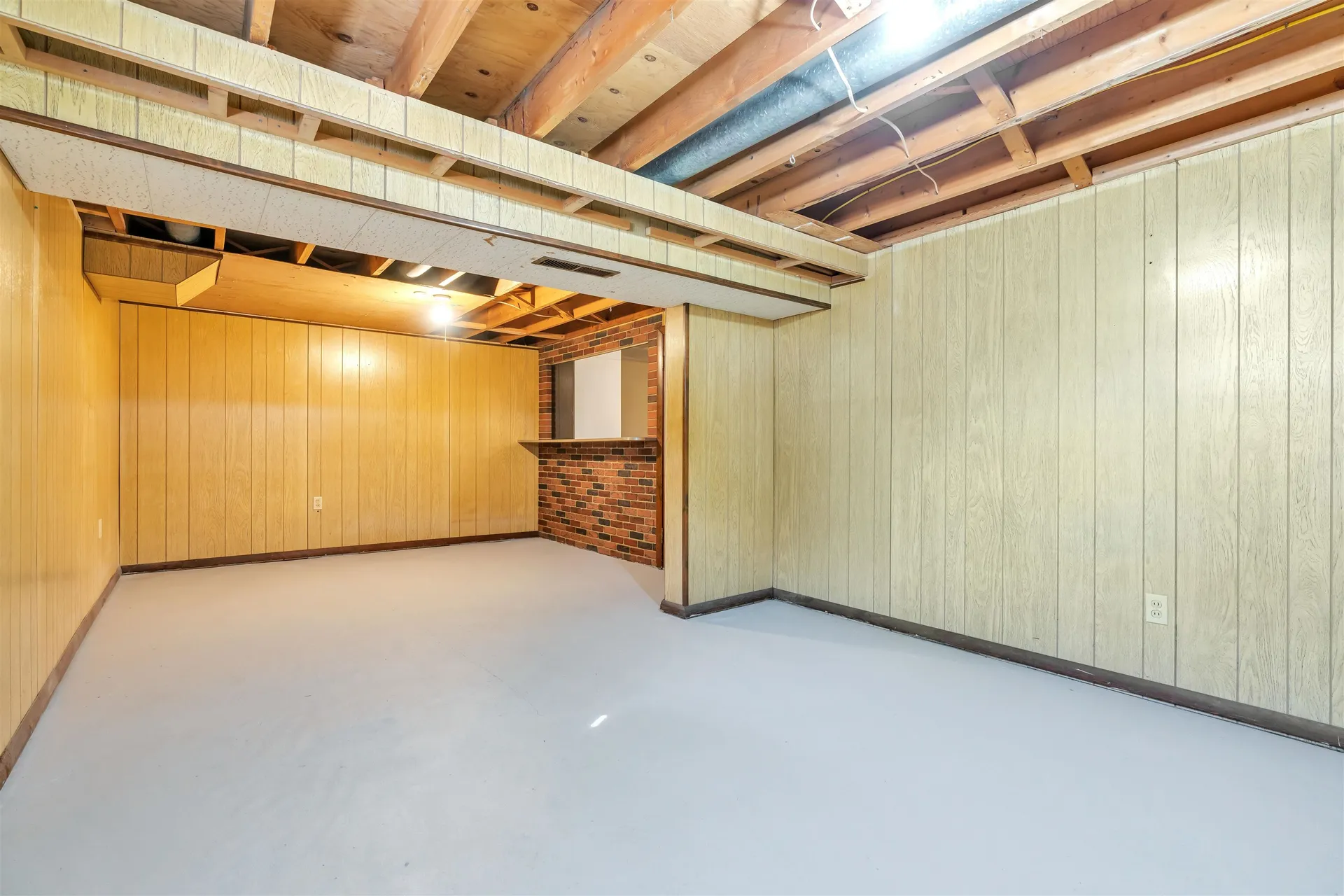 8 Shawnee Lane Dover NH 03820