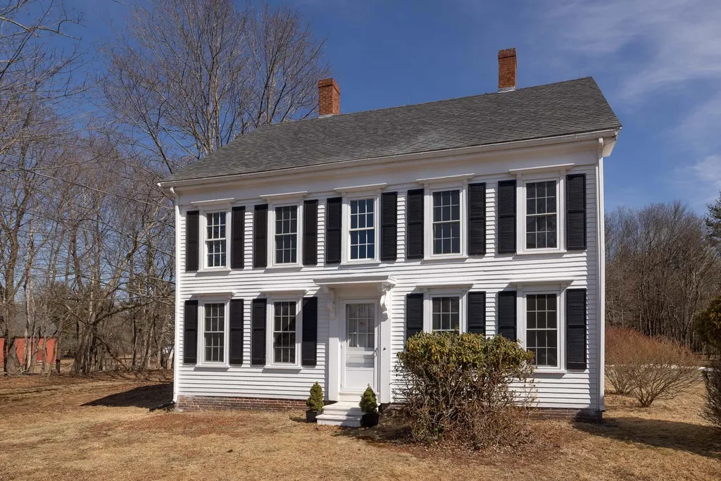 317 Nimble Hill Road Newington NH 03801