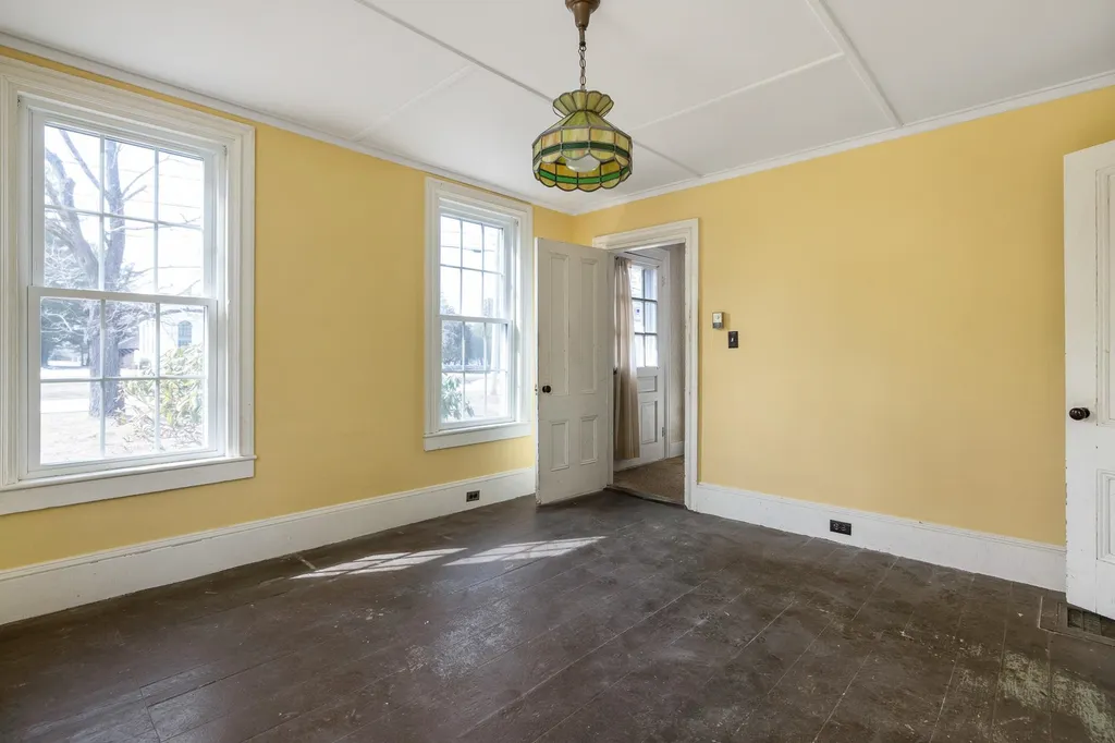 317 Nimble Hill Road Newington NH 03801