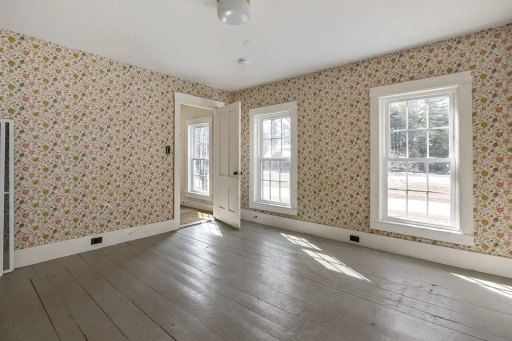 317 Nimble Hill Road Newington NH 03801