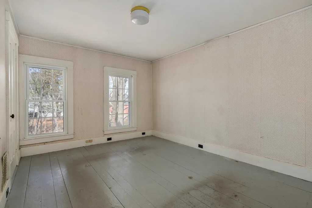 317 Nimble Hill Road Newington NH 03801