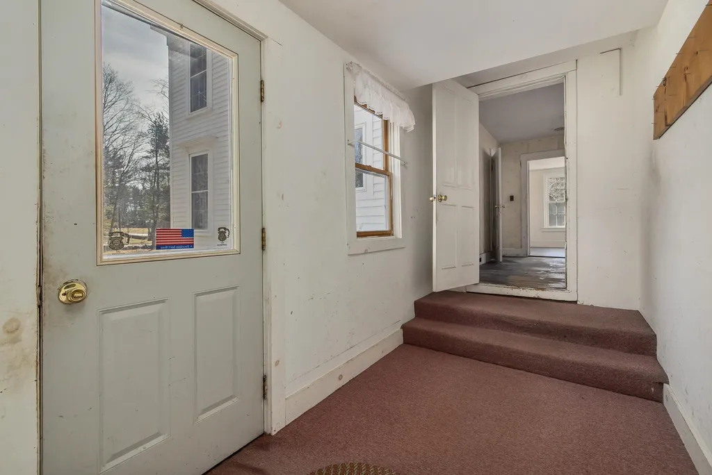 317 Nimble Hill Road Newington NH 03801