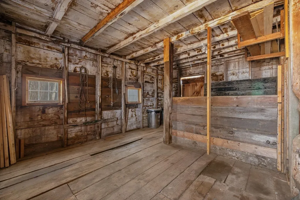317 Nimble Hill Road Newington NH 03801