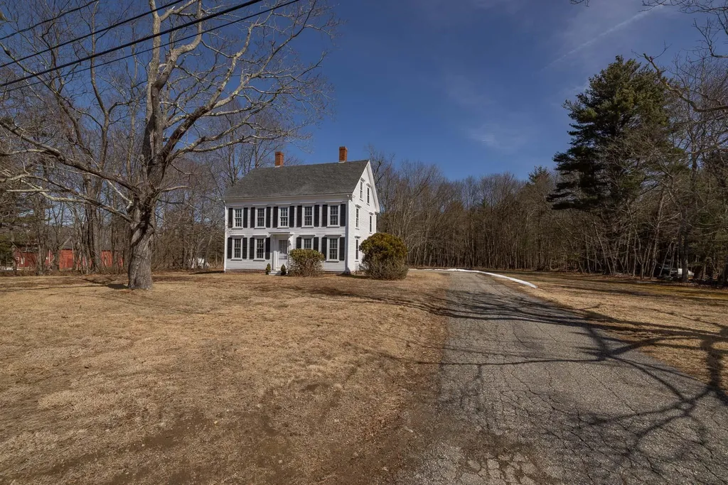 317 Nimble Hill Road Newington NH 03801