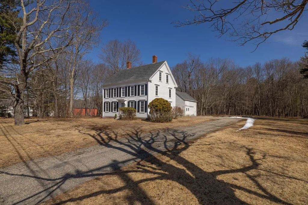 317 Nimble Hill Road Newington NH 03801