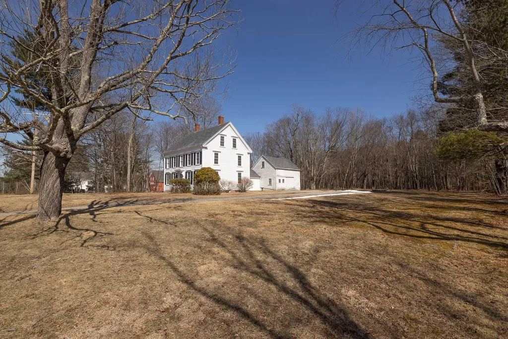 317 Nimble Hill Road Newington NH 03801