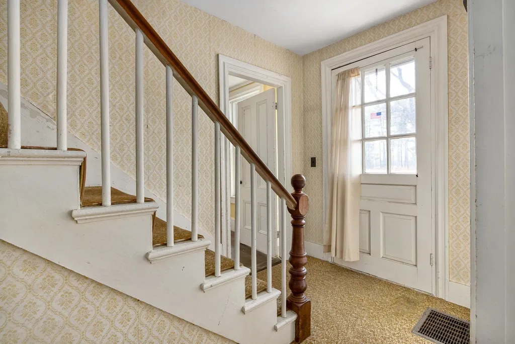 317 Nimble Hill Road Newington NH 03801