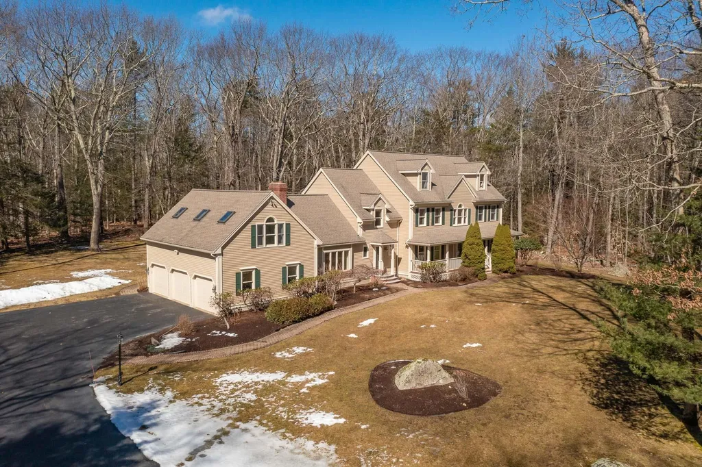 13 Rockrimmon Road North Hampton NH 03862