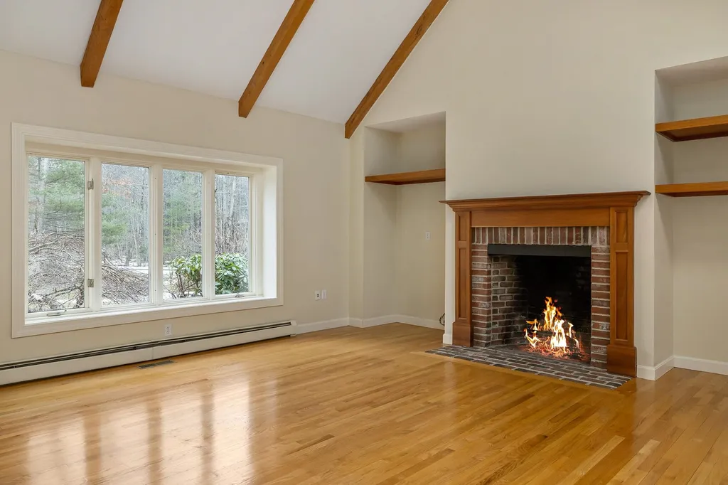 13 Rockrimmon Road North Hampton NH 03862
