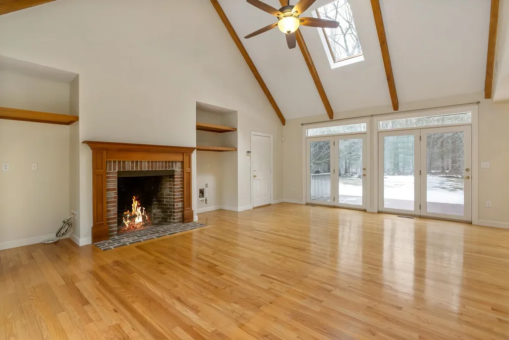 13 Rockrimmon Road North Hampton NH 03862
