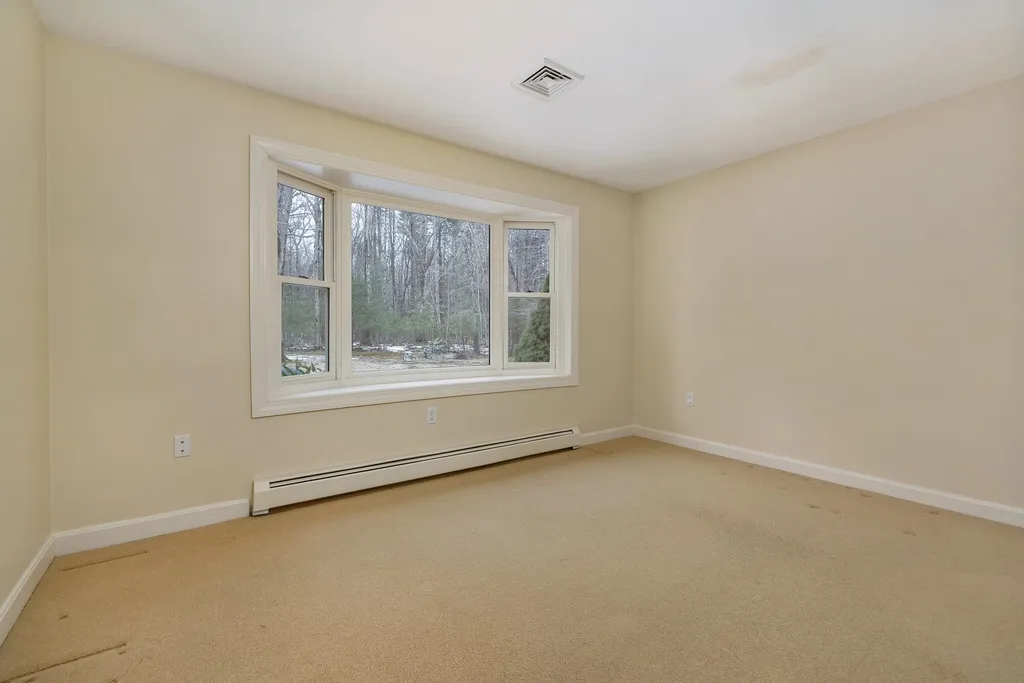 13 Rockrimmon Road North Hampton NH 03862