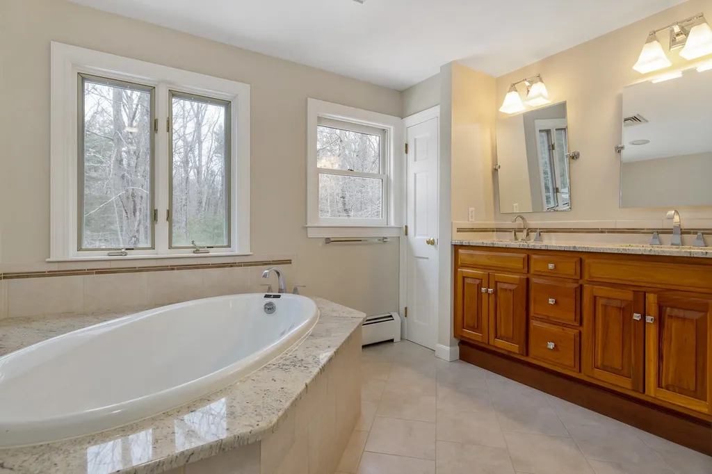 13 Rockrimmon Road North Hampton NH 03862