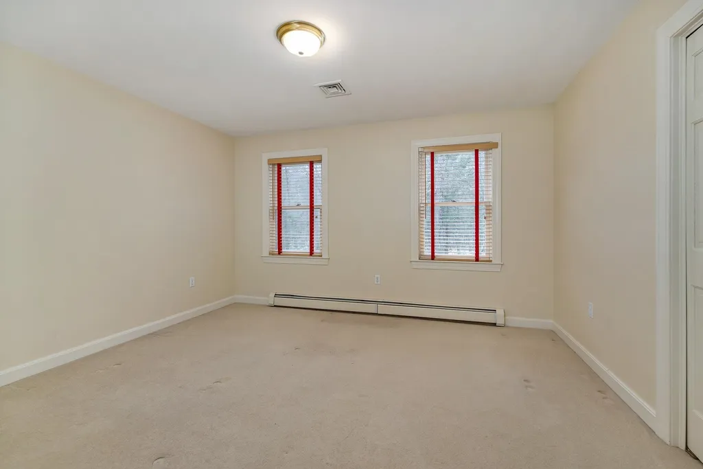 13 Rockrimmon Road North Hampton NH 03862