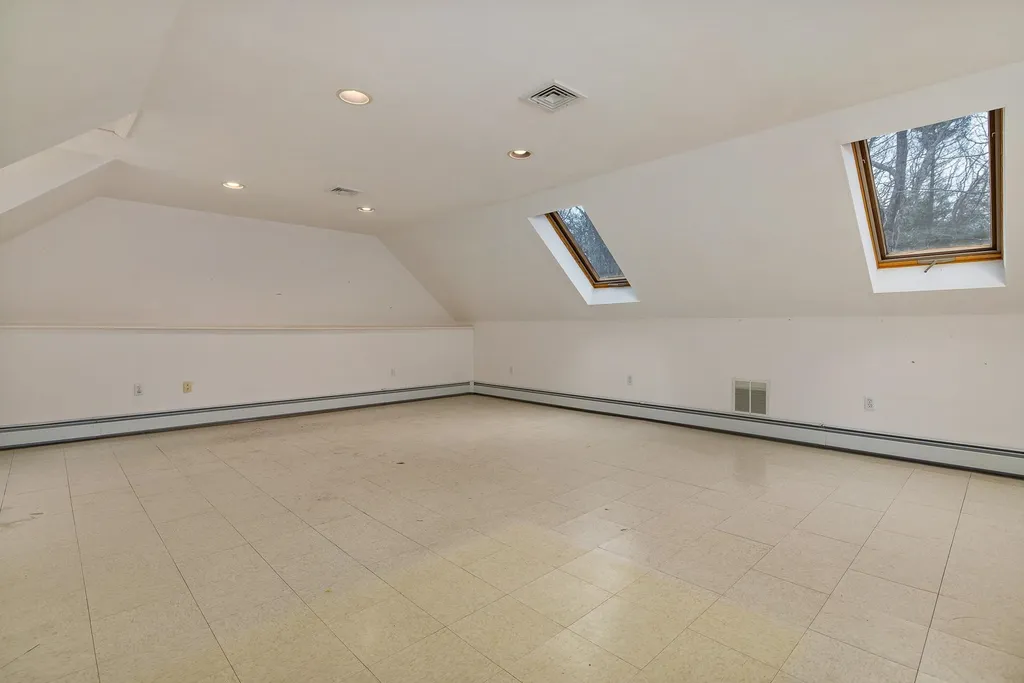 13 Rockrimmon Road North Hampton NH 03862