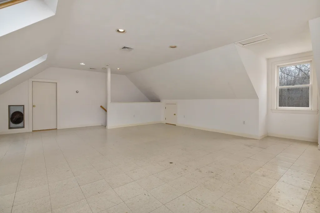 13 Rockrimmon Road North Hampton NH 03862