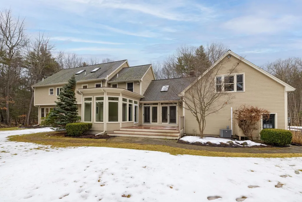 13 Rockrimmon Road North Hampton NH 03862