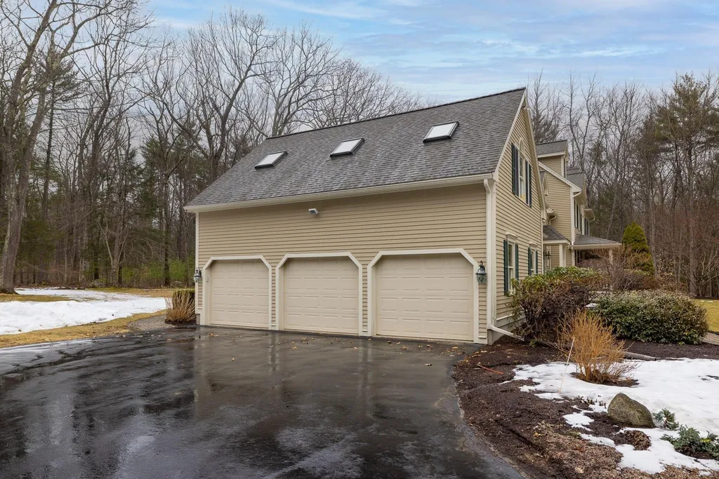 13 Rockrimmon Road North Hampton NH 03862