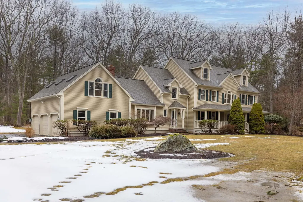13 Rockrimmon Road North Hampton NH 03862