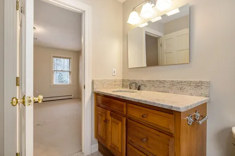 13 Rockrimmon Road North Hampton NH 03862