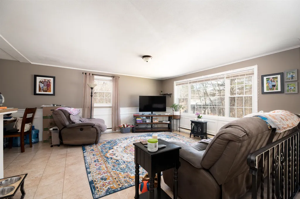 4 & 6 Vassar Drive Pelham NH 03076