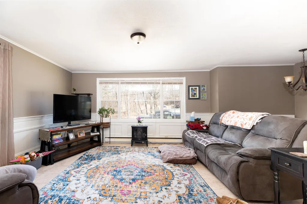 4 & 6 Vassar Drive Pelham NH 03076