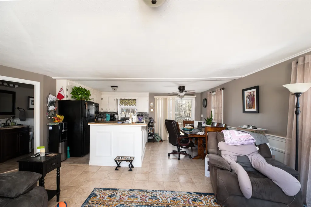 4 & 6 Vassar Drive Pelham NH 03076