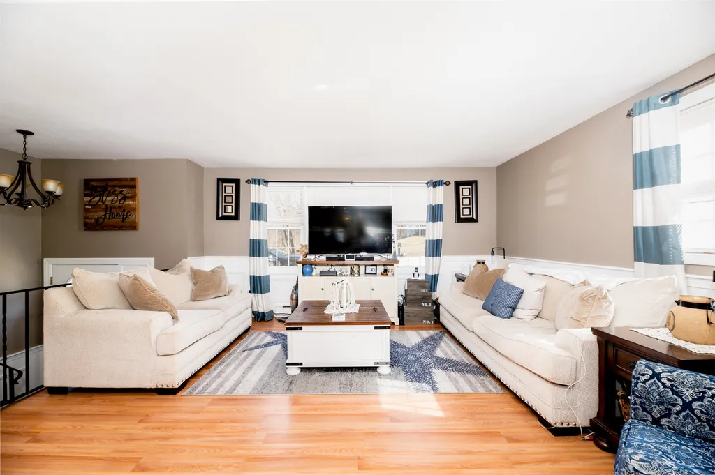 4 & 6 Vassar Drive Pelham NH 03076