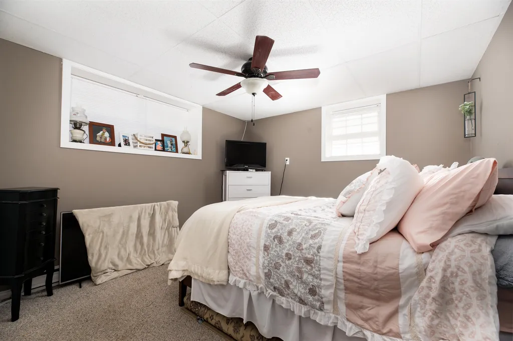 4 & 6 Vassar Drive Pelham NH 03076