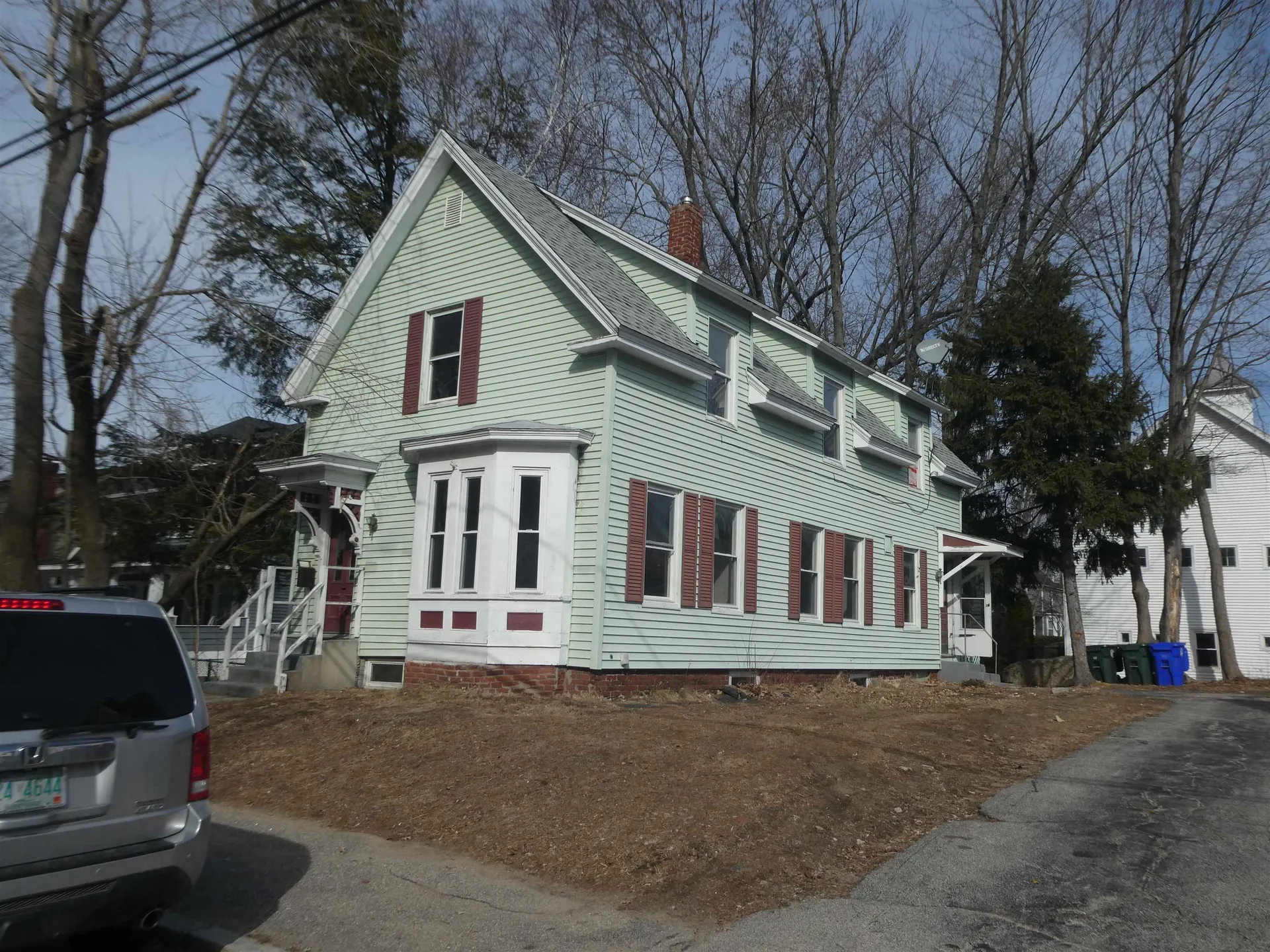 831 Chestnut Street Manchester NH 03104