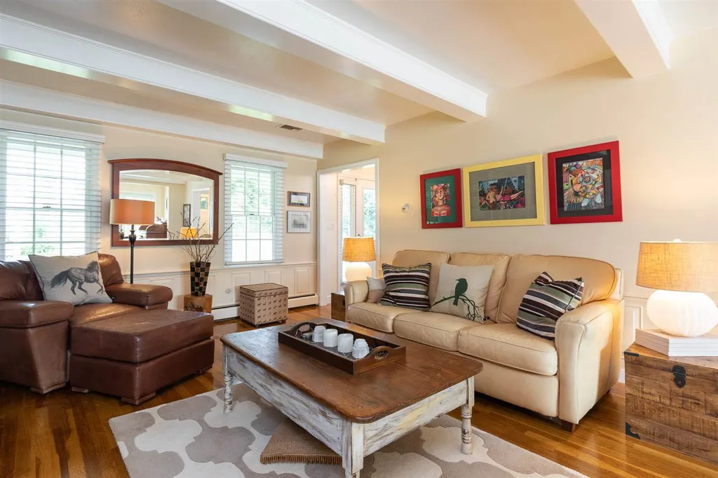 10 Locust Street South Hampton NH 03827