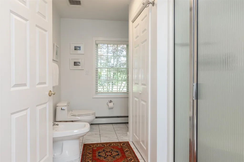 10 Locust Street South Hampton NH 03827