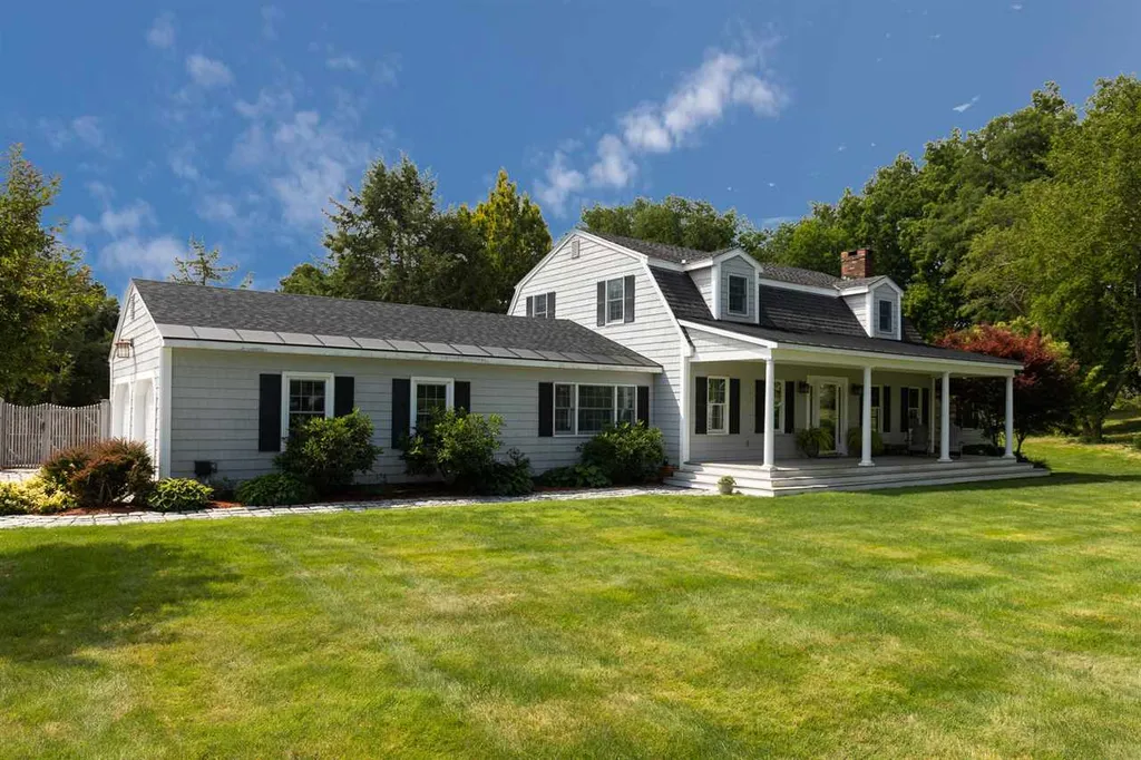10 Locust Street South Hampton NH 03827