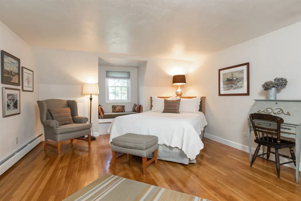 10 Locust Street South Hampton NH 03827