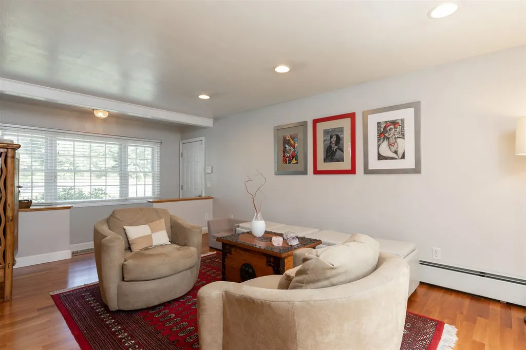 10 Locust Street South Hampton NH 03827